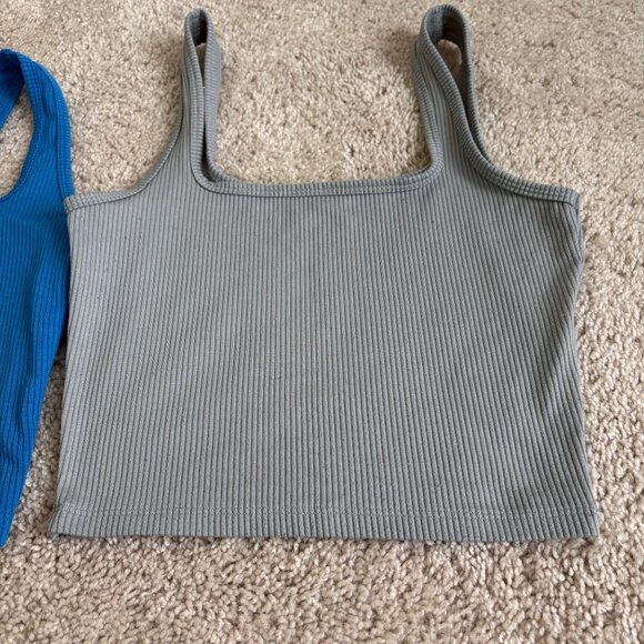 Holister Size Women’s Small Square Neck Ribbed Tank Tops Set of‎ 2 - Picture 3 of 16
